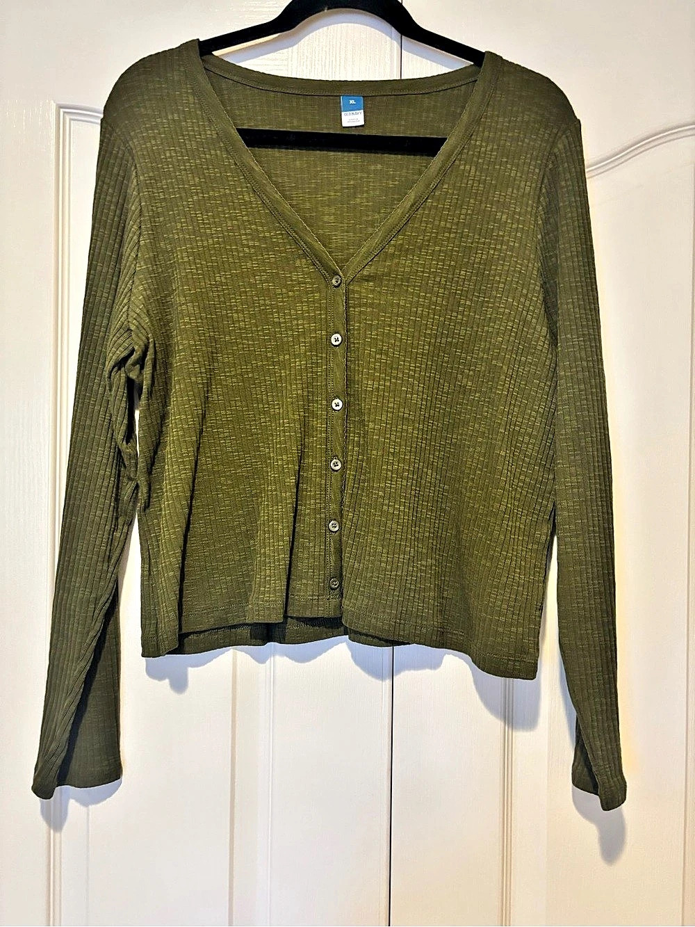 Old Navy V-Neck Cardigan in Green Size XL Like New